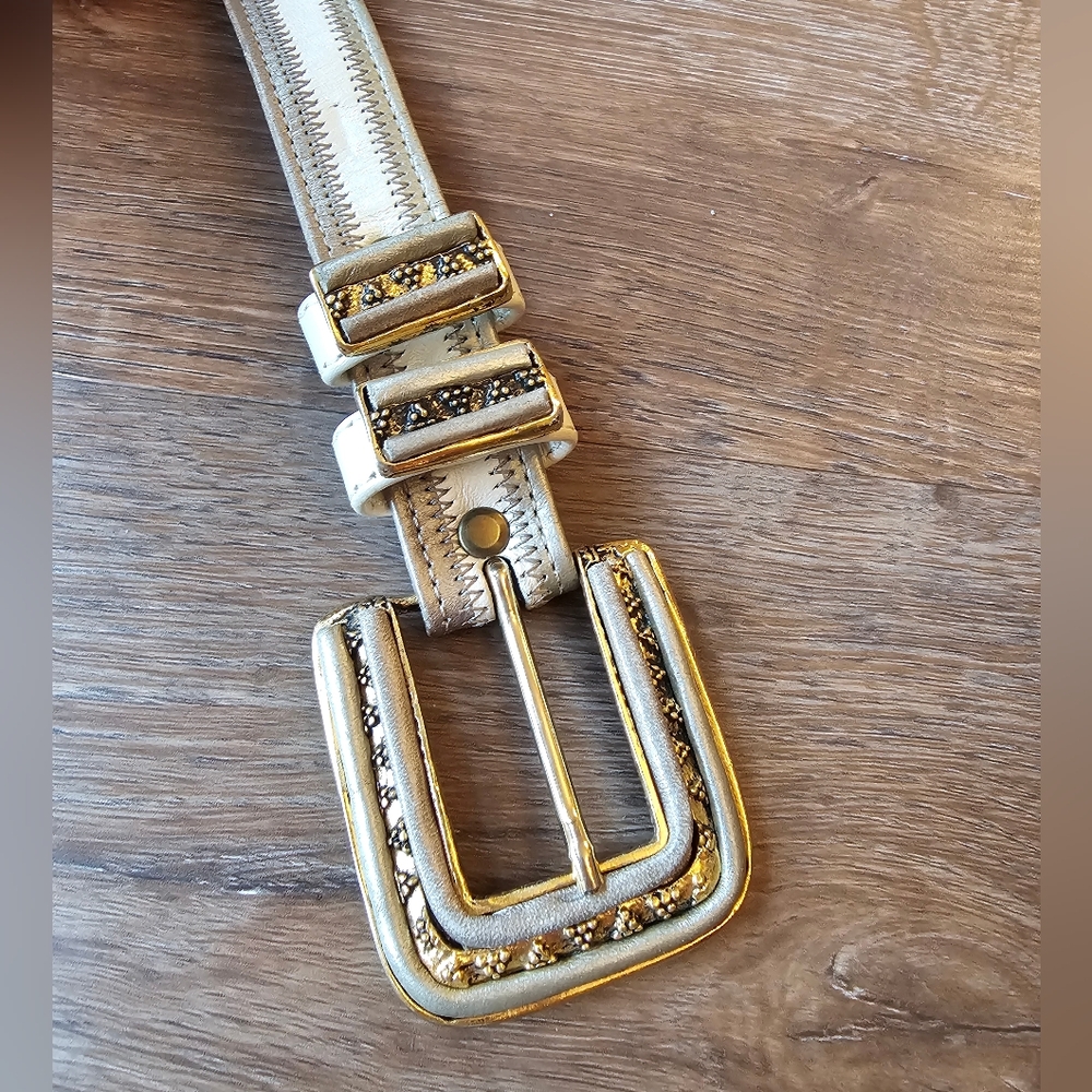 Vintage White Leatherock Inc Genuine Leather White and Gold bling belt size M